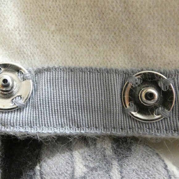 Vintage Angora Sweater Size 1 White Gray Beaded Sequins 3/4 Sleeves Soft Rare - Picture 9 of 9